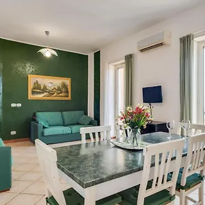 Roomy And Bright With Balconies X6 Catania